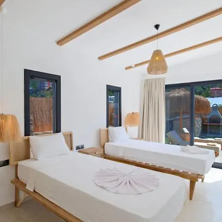 Mia Cara Fethiye