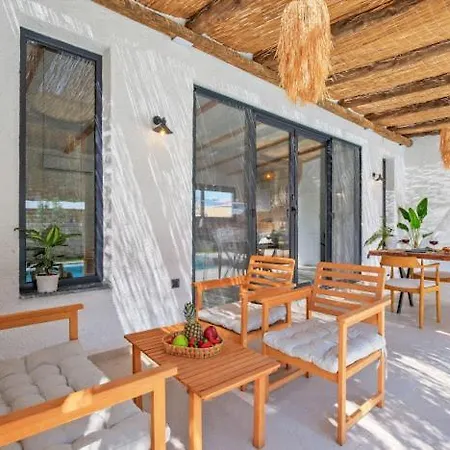 Mia Cara Villa *