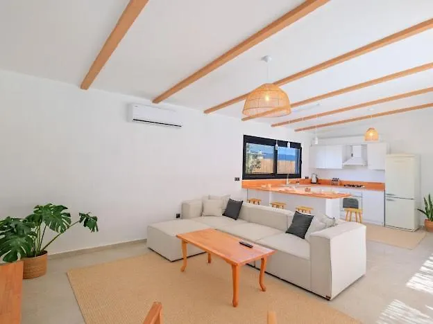 Mia Cara Фетхие