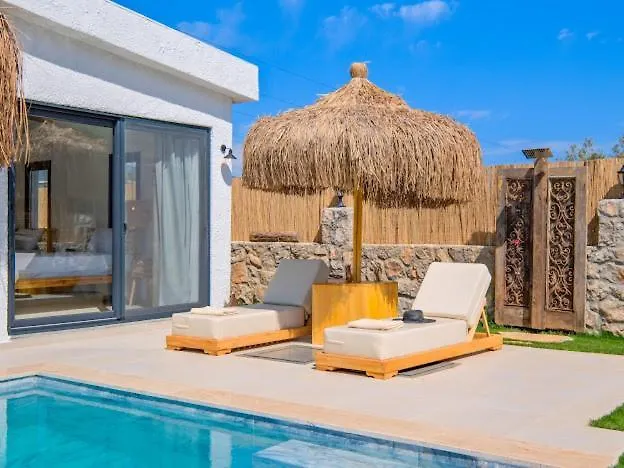 Mia Cara Фетхие